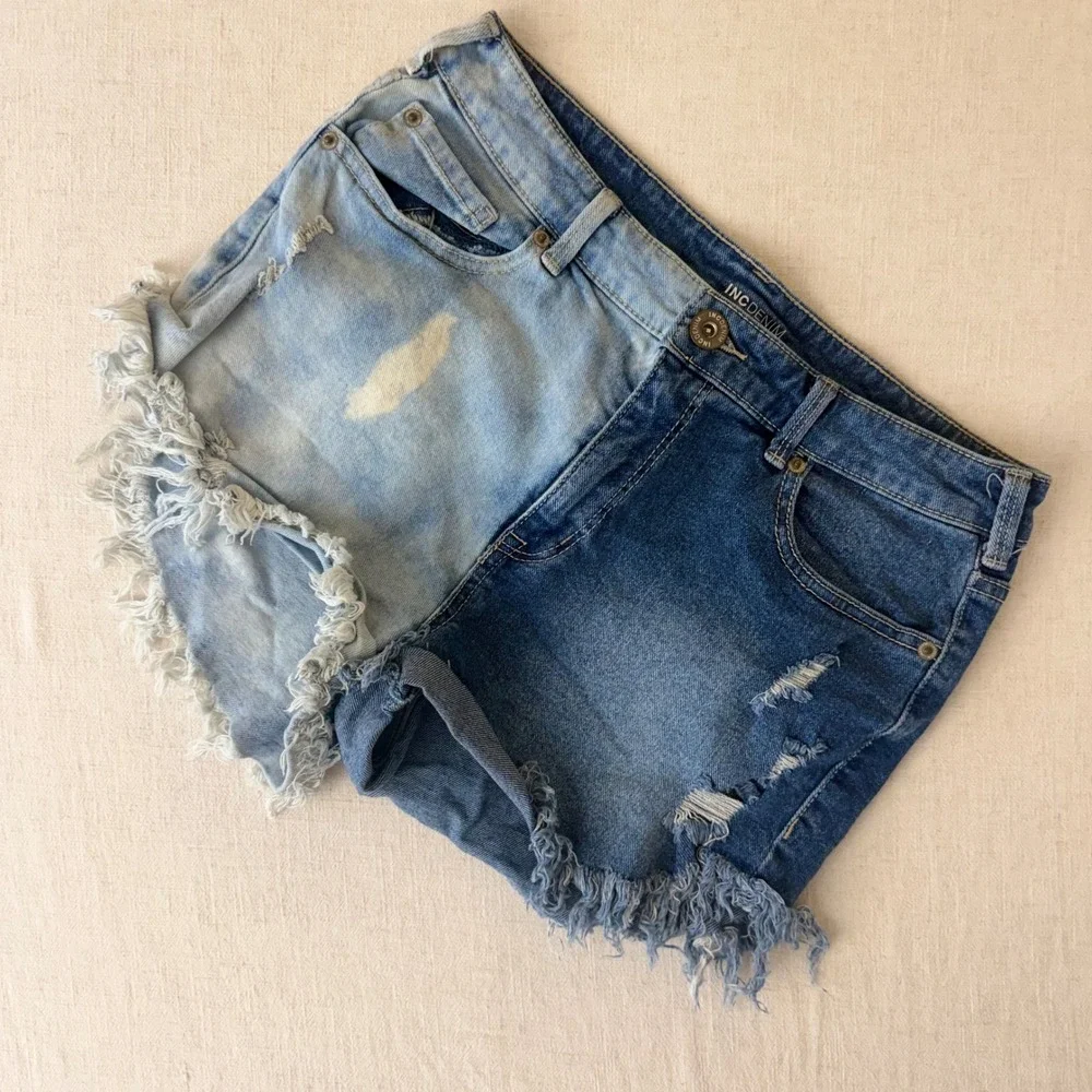 INC‎ International Concepts Two Tone Distressed Denim Shorts Blue Women 8/29